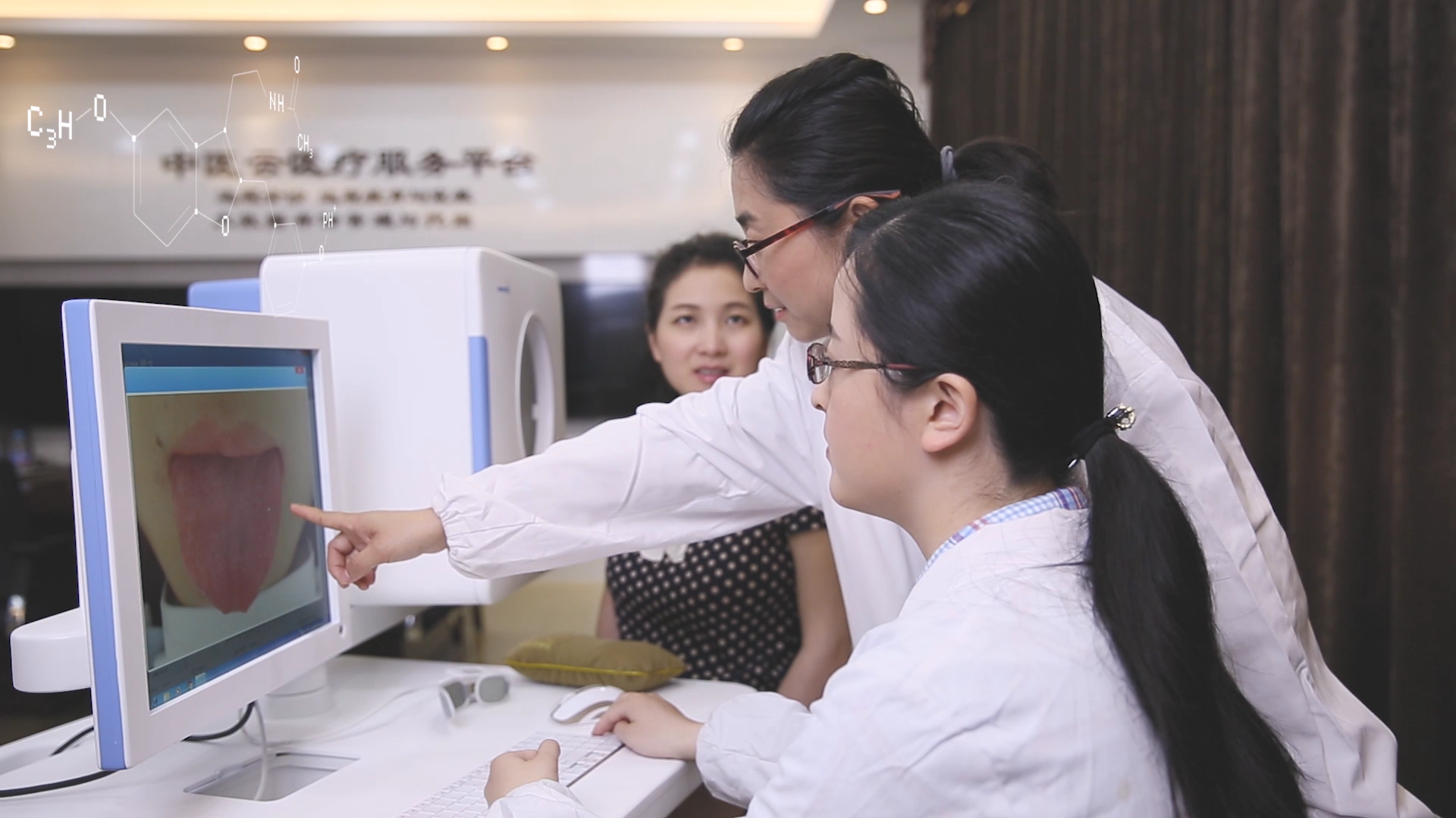 客(ke)戶(hu)服務(wù)(wu)